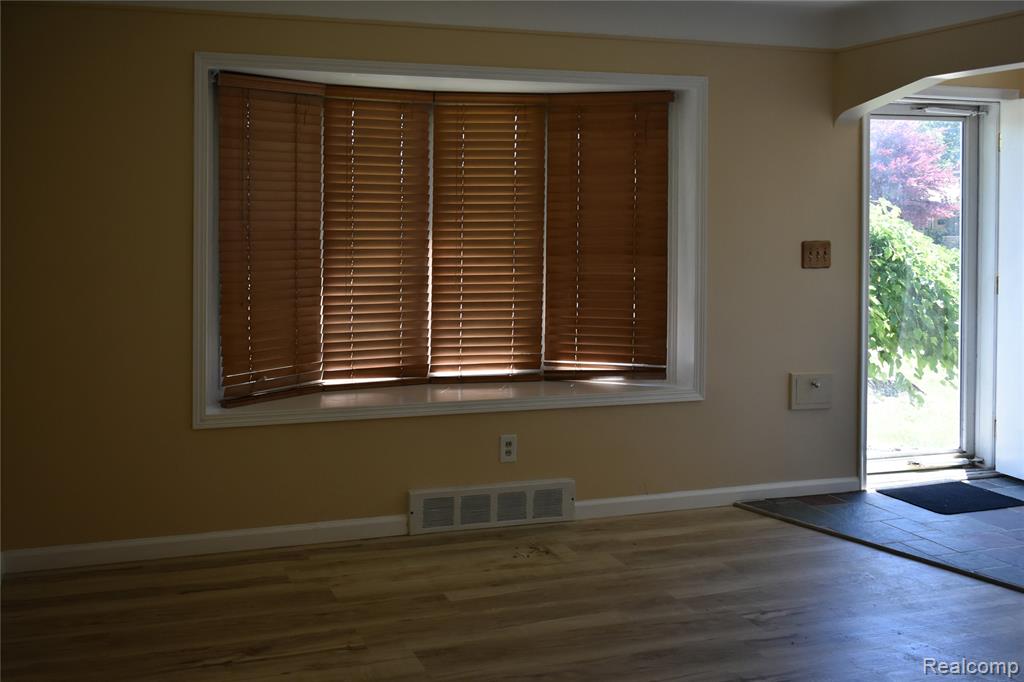 23825 Johnston Avenue, Eastpointe, MI 48021 — Photo 19