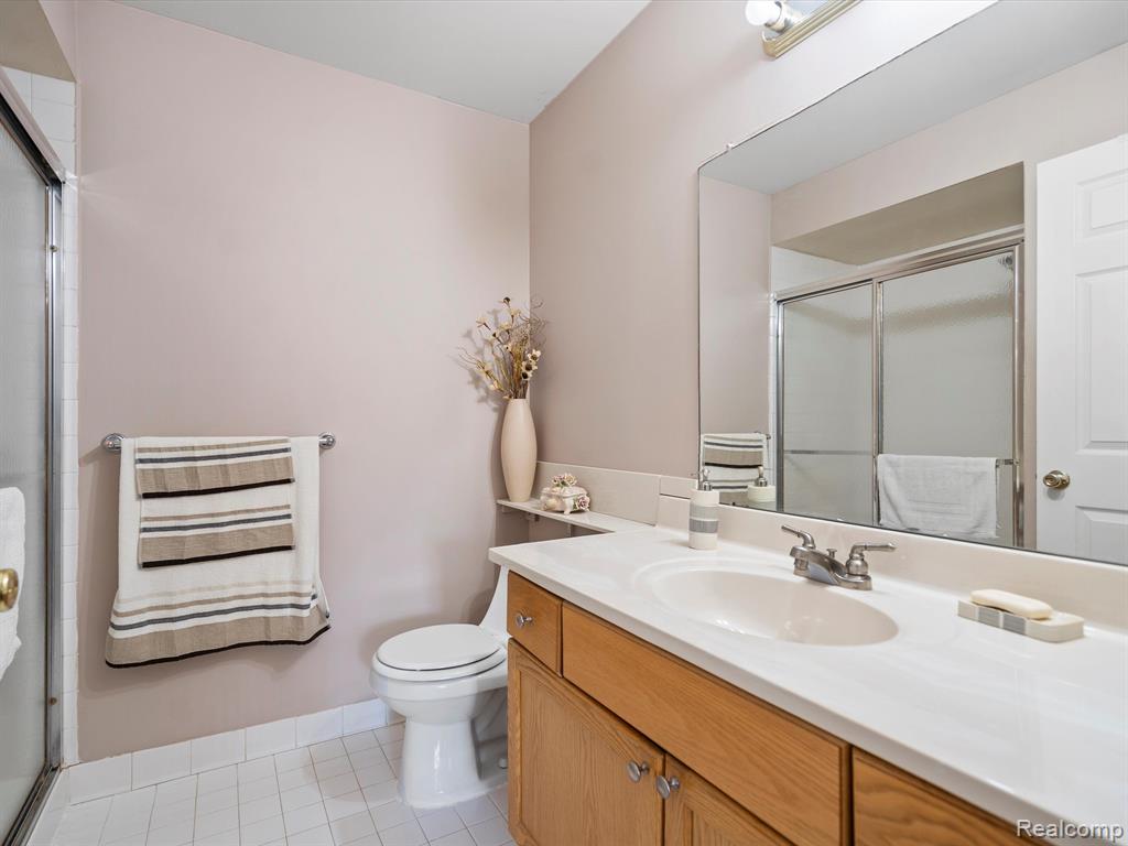 4043 BERKSHIRE Drive, Sterling Heights, MI 48314 — Photo 23