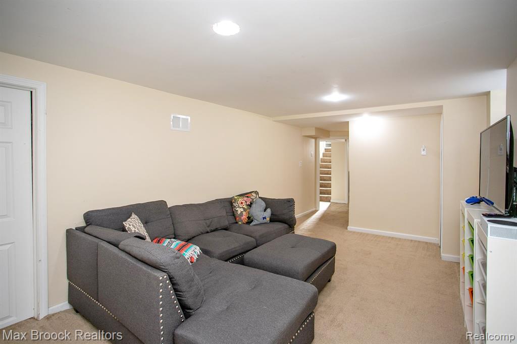 13353 Sherwood Drive, Huntington Woods, MI — Photo 47