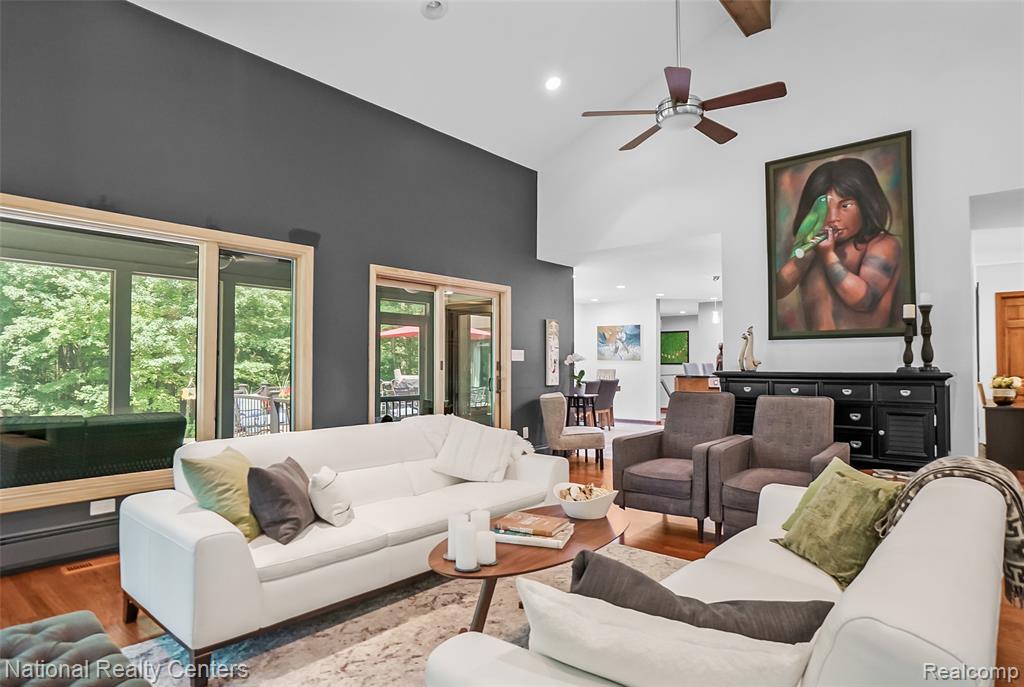 11500 Lisa Lori Lane, South Lyon, MI 48178 — Photo 27