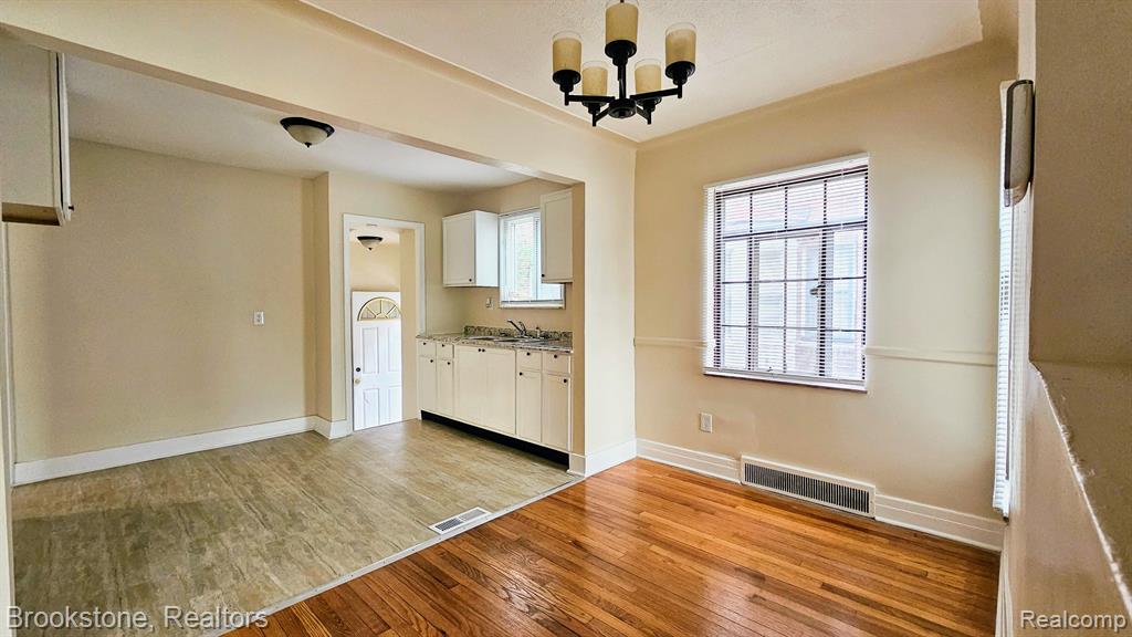 5790 LAKEPOINTE Street, Detroit, MI 48224 — Photo 6