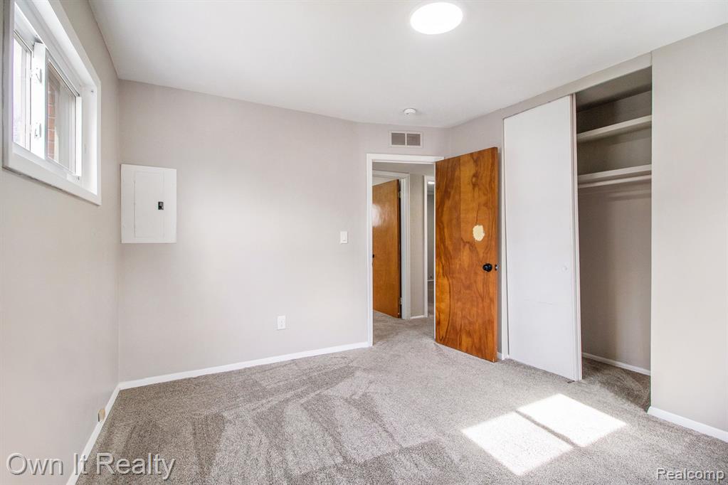 4992 MCKINLEY Street, Dearborn Heights, MI 48125 — Photo 19