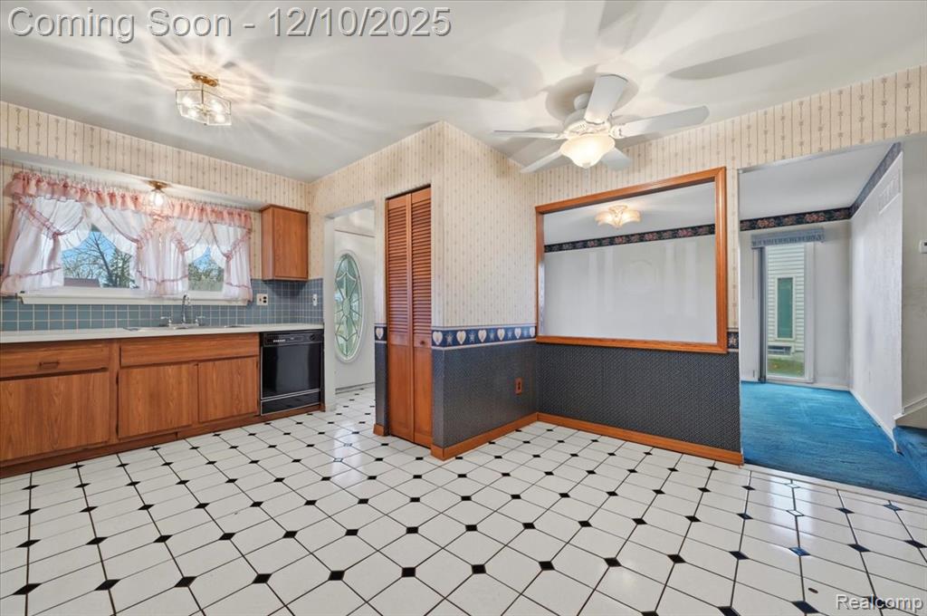 21231 Tiffany Drive, Woodhaven, MI 48183 — Photo 8