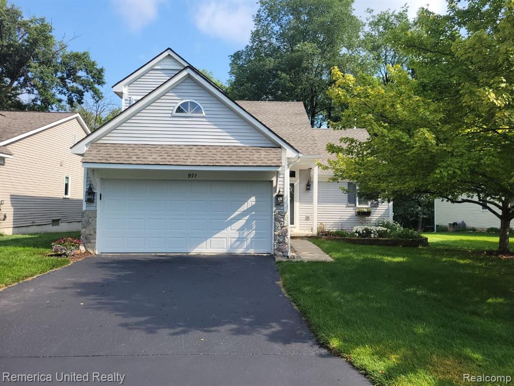 971 RIKKI ANN, Wixom, MI 48393 — Photo 2