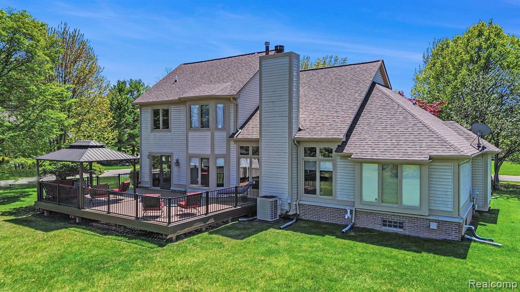 5200 BRIDGE Trail W, Commerce Twp, MI 48382 — Photo 34