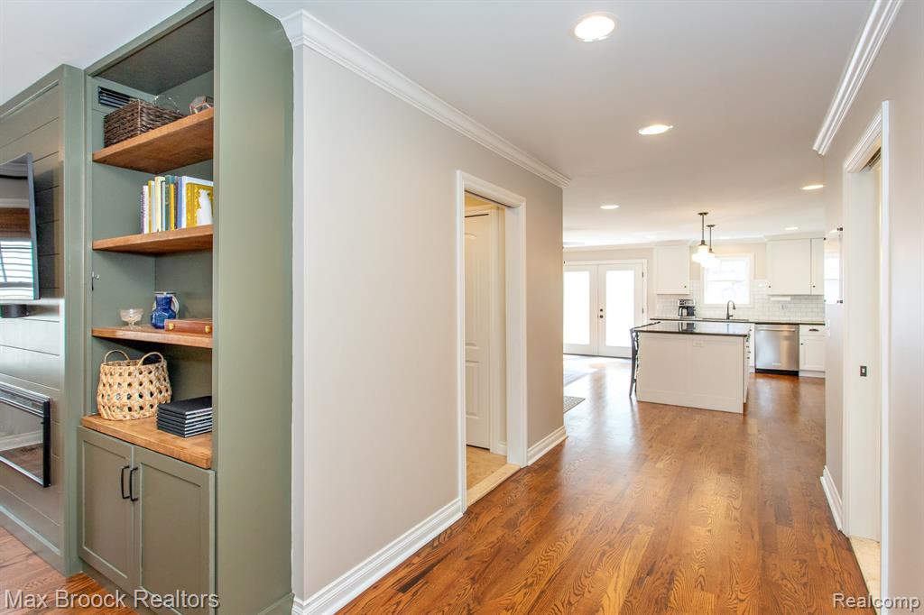 924 N Maple Avenue, Royal Oak, MI 48067 — Photo 7