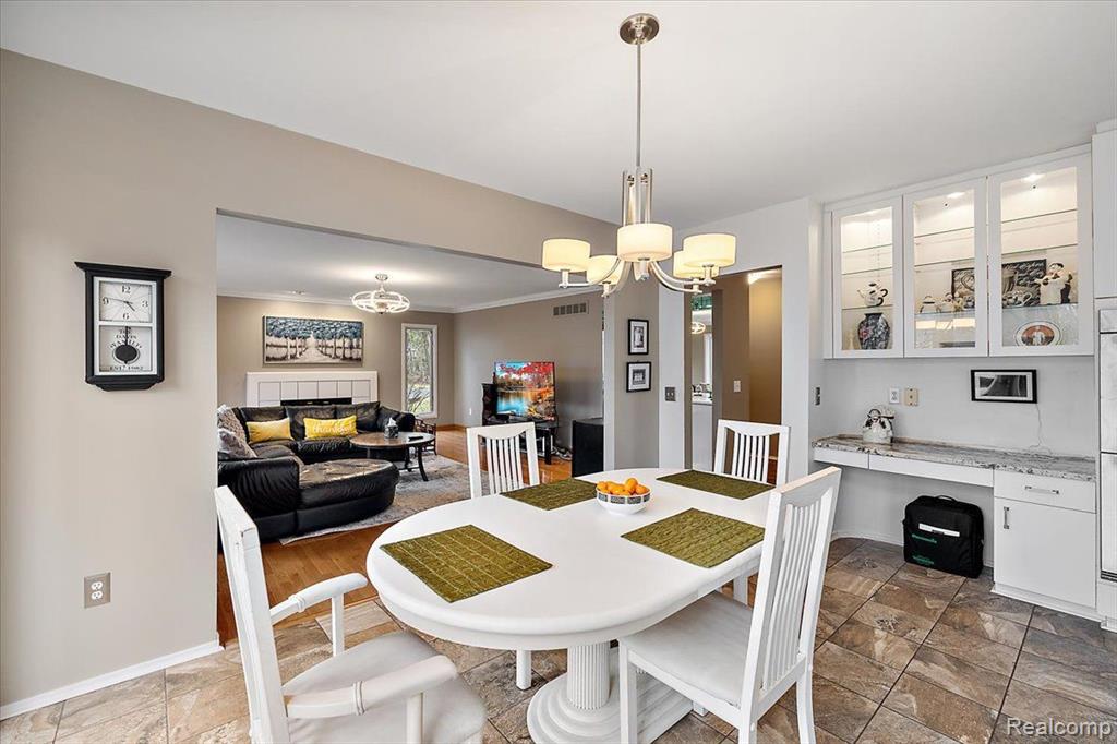 6988 LAKEMONT Circle, West Bloomfield, MI 48323 — Photo 13