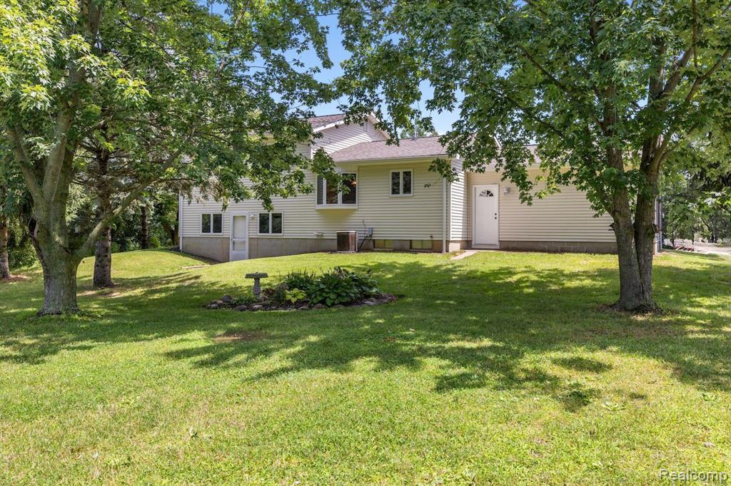 8622 S BYRON Road, Gaines Vlg, MI 48436 — Photo 4