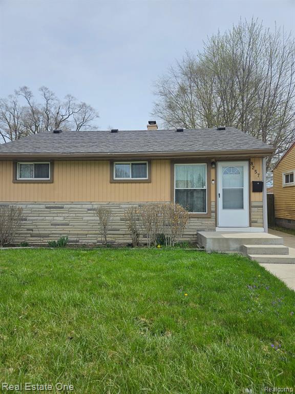 8257 Oak Street, Taylor, MI 48180 — front exterior
