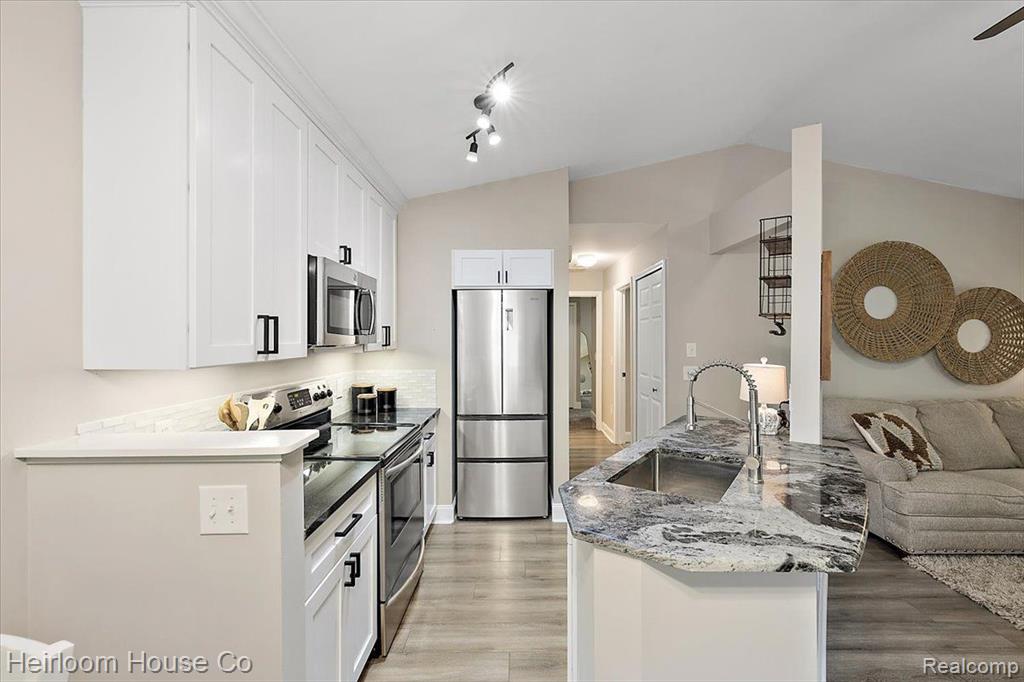 423 WATER TOWER Circle, 100, Brighton, MI 48116 — Photo 4