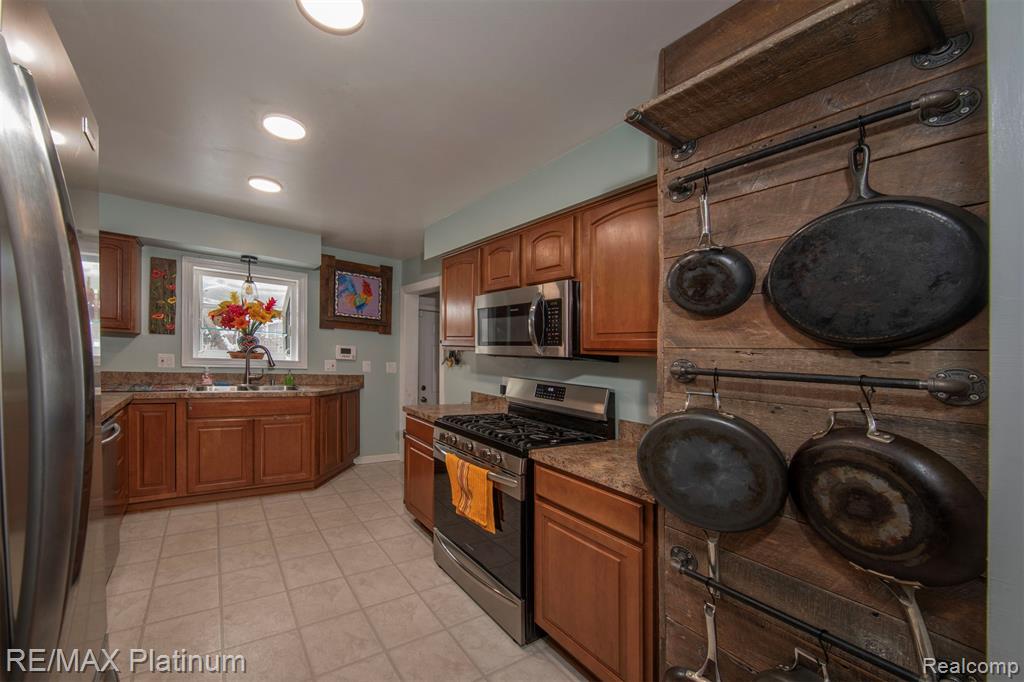 4975 Comstock Street, Commerce Twp, MI 48382 — Photo 7