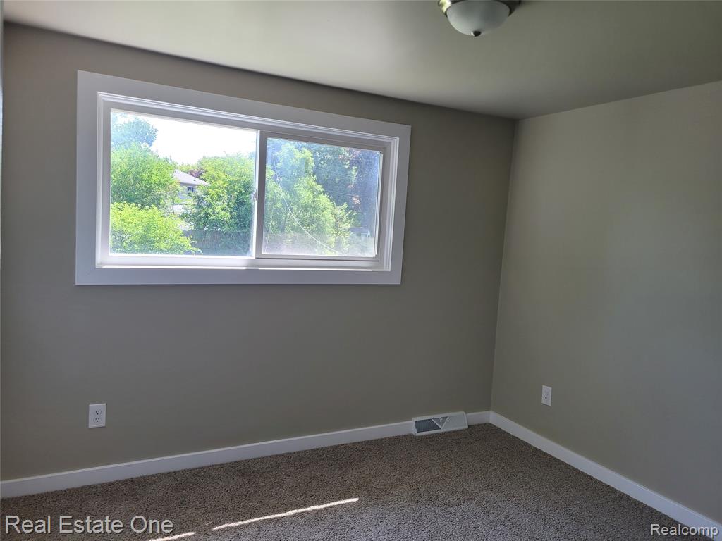 4212 Halkirk Drive, Waterford, MI 48329 — Photo 24
