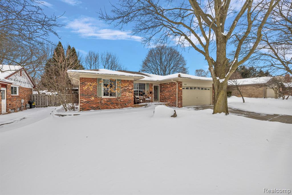 813 ABBEY Lane, Milford, MI 48381 — Photo 3