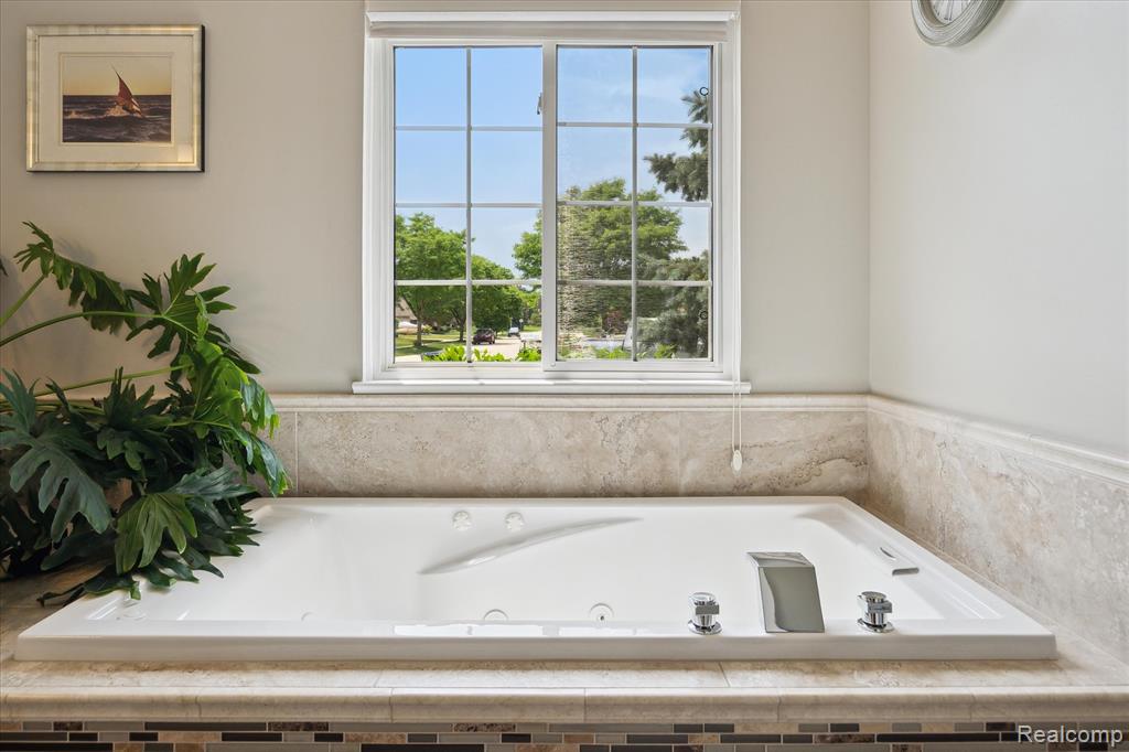 5061 Whitby Drive, Sterling Heights, MI 48314 — Photo 17