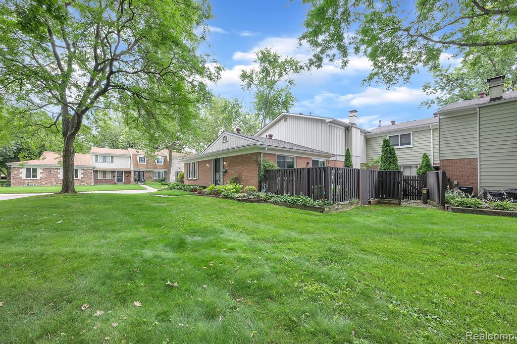 1963 WICKHAM Street, Royal Oak, MI 48073 — Photo 18