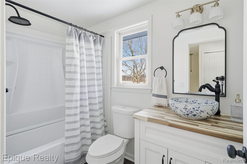 8680 Oak Hill Road, Clarkston, MI 48348 — Photo 10