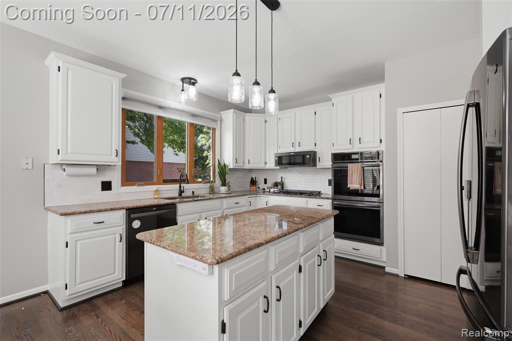 54856 Whitby Way, Shelby Twp, MI 48316 — Photo 17