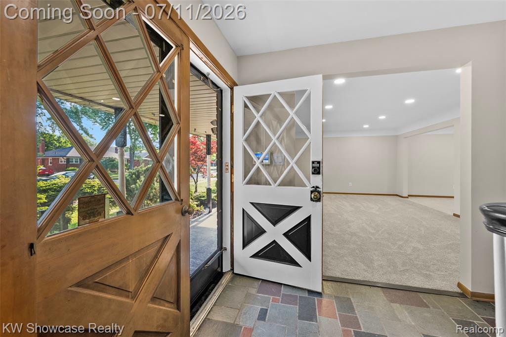 8362 Sunburst, Center Line, MI 48015 — Photo 10