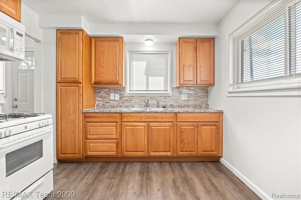 5027 Lincoln Boulevard, Dearborn Heights, MI 48125 — Photo 11