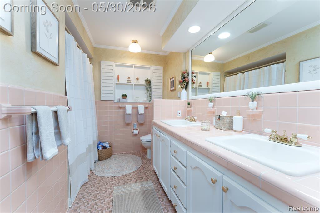 2172 Devonshire Road, Bloomfield Hills, MI 48302 — Photo 25