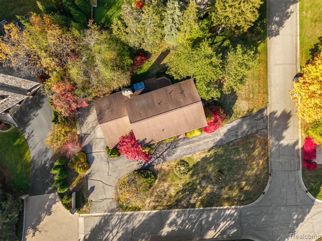 4724 Tara Court, West Bloomfield, MI 48323 — Photo 48