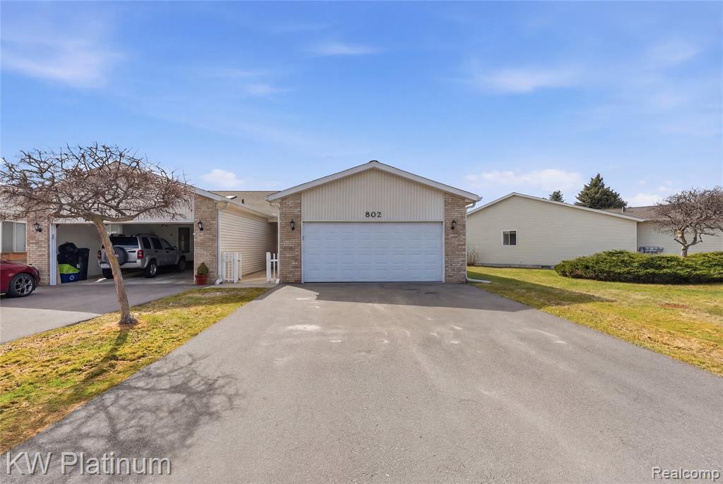 802 Crystal Lane, Marysville, MI 48040 — front exterior