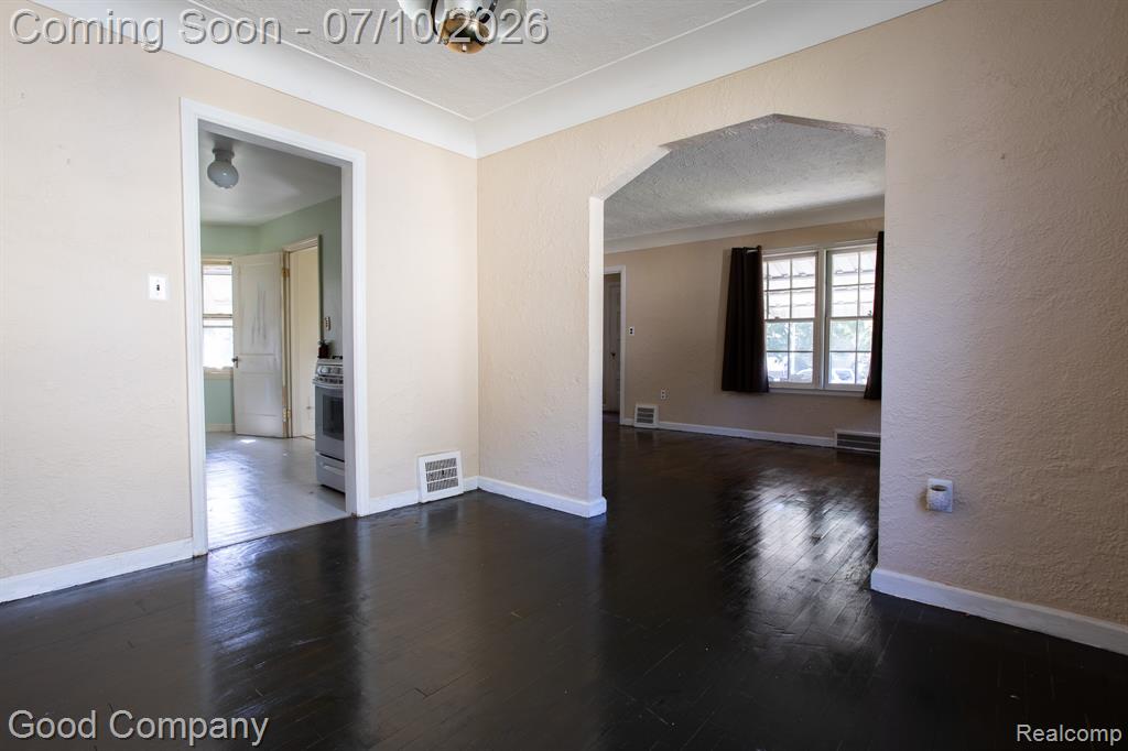 723 Pine Street, Wyandotte, MI 48192 — Photo 6