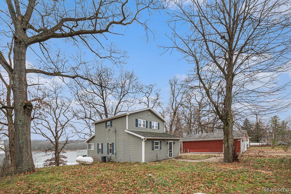 1296 LAKEVIEW Drive, Tipton, MI 49287 — Photo 25