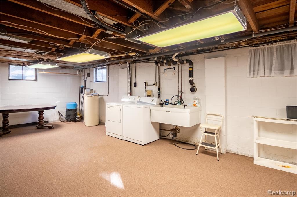 8354 Fenton Road, Grand Blanc, MI 48439 — Photo 29