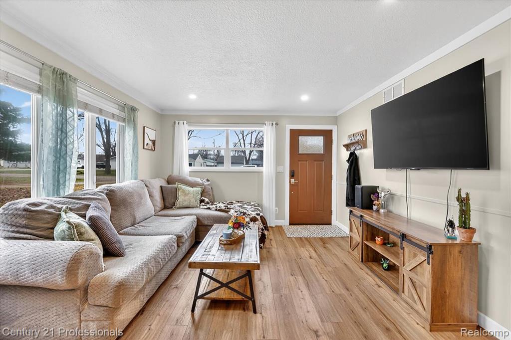 7079 Felix Drive, Clarkston, MI — Photo 15