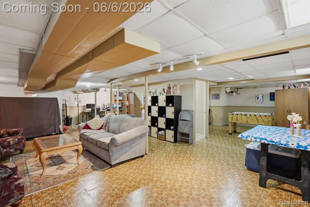 42321 Royal Lane, Clinton Twp, MI 48038 — Photo 32