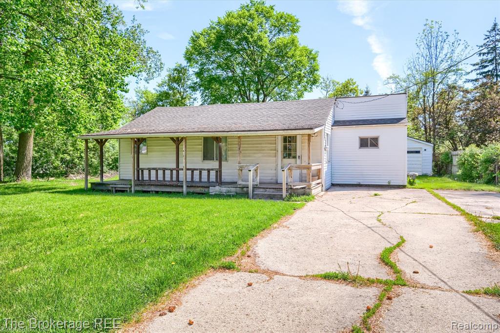 2453 Clarice Avenue, Burton, MI 48519 — Photo 2