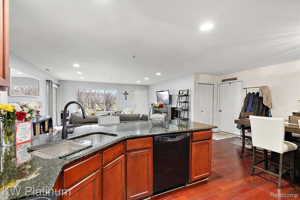 45519 Hidden View Court, Utica, MI 48315 — Photo 13