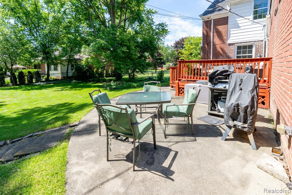 28090 Sunset Boulevard W, Lathrup Village, MI 48076 — Photo 32