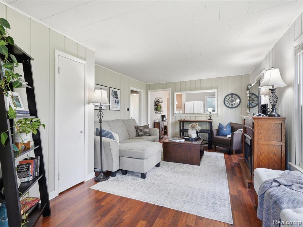 1728 Beechcroft Street, Keego Harbor, MI 48320 — Photo 5