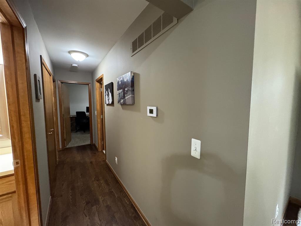 5851 Kingfisher Lane, Clarkston, MI — Photo 28