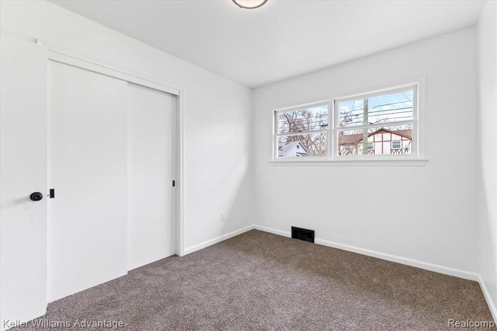 538 HENDRICKSON Boulevard, Clawson, MI — Photo 14