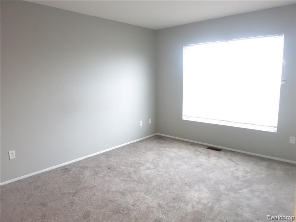 23390 GRAYSON, Southfield, MI 48075 — Photo 17