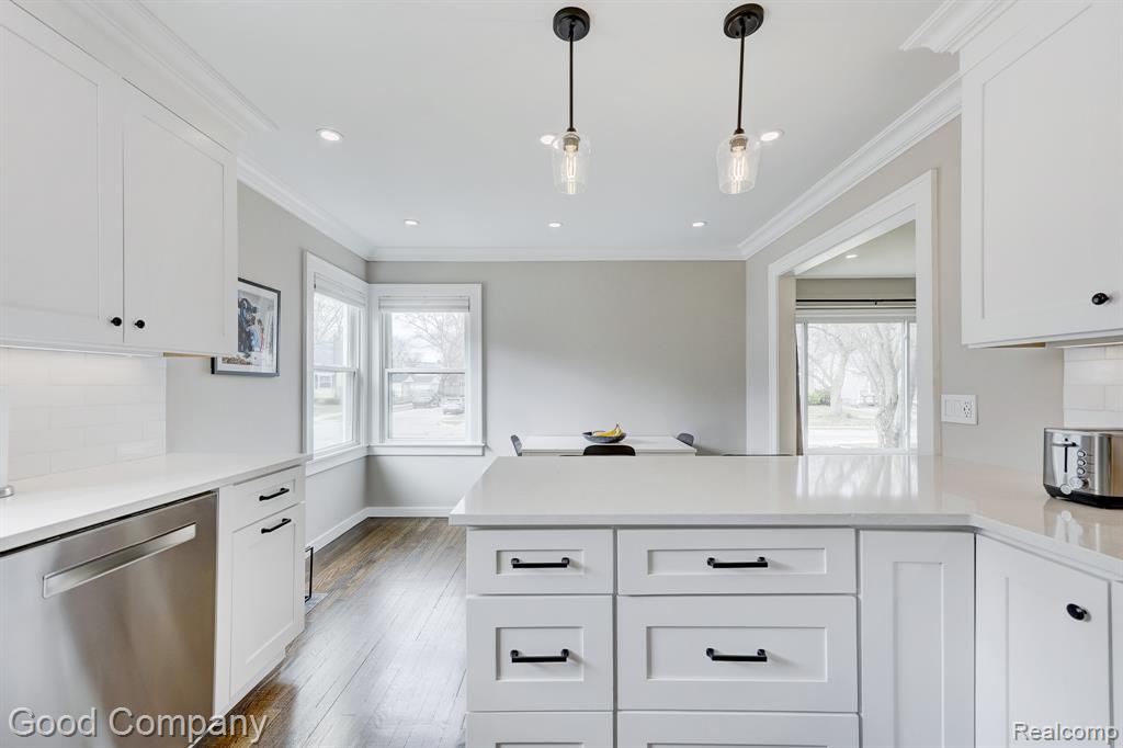 602 N Vermont Avenue, Royal Oak, MI 48067 — Photo 19