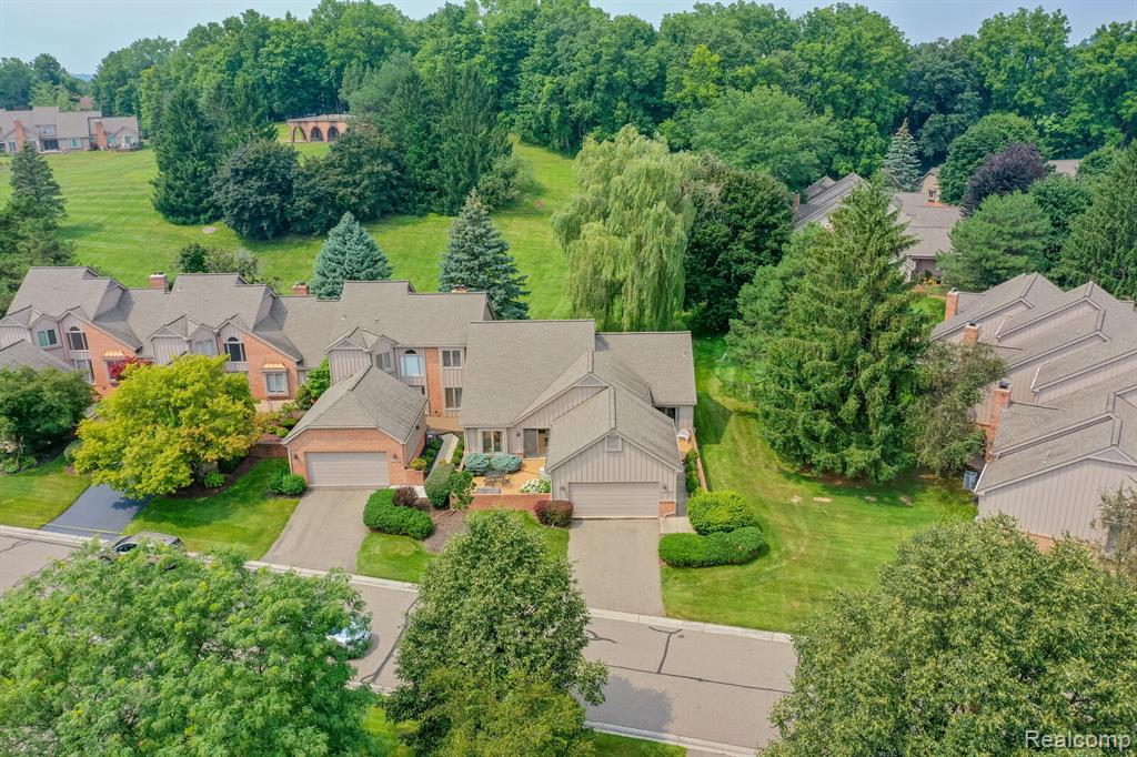 37622 Russett Drive, Farmington Hills, MI 48331 — Photo 2