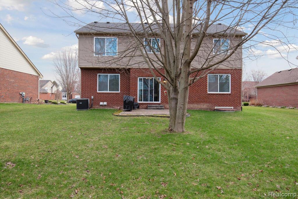 9998 ROLAN MEADOWS Drive, Belleville, MI 48111 — Photo 52
