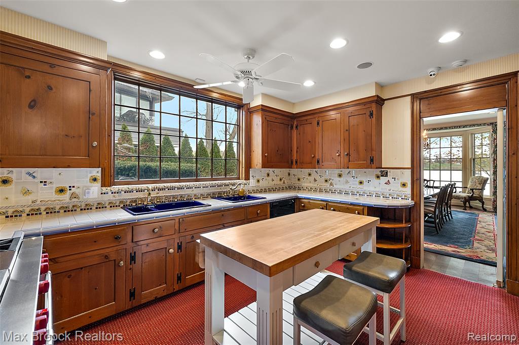 3945 Kirkland Court, Bloomfield Hills, MI 48302 — Photo 14
