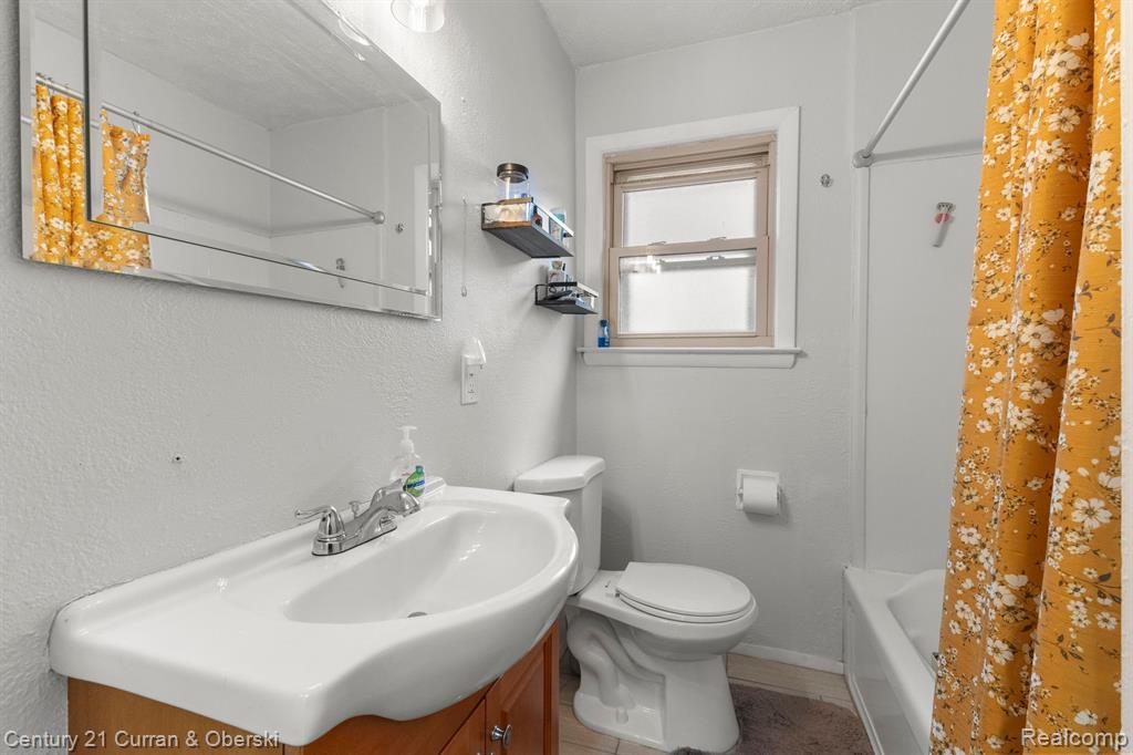 6325 CORDELL Street, Romulus, MI 48174 — Photo 11