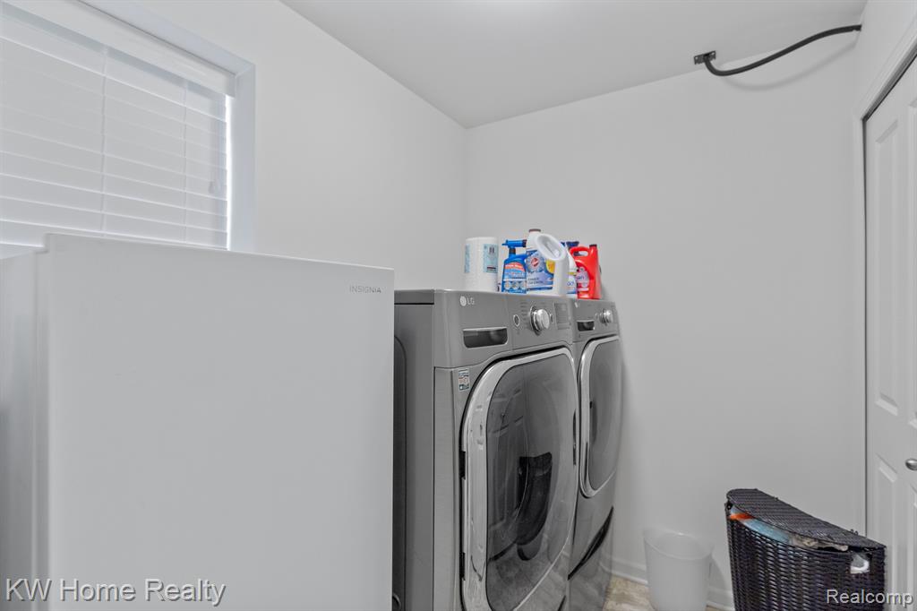3208 JOHANNA WARE W, Wixom, MI 48393 — Photo 20