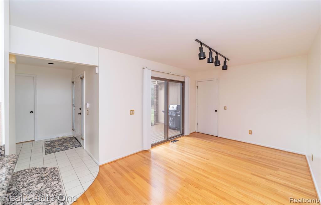 6250 POTOMAC Circle, West Bloomfield, MI — Photo 8