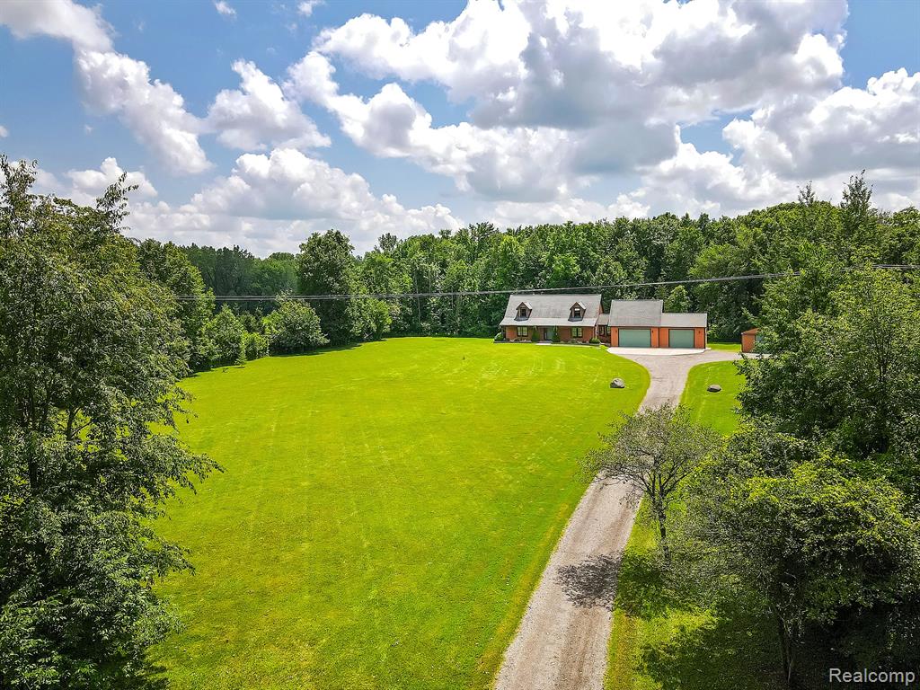 7653 CHASE LAKE Road, Fowlerville, MI 48836 — Photo 81