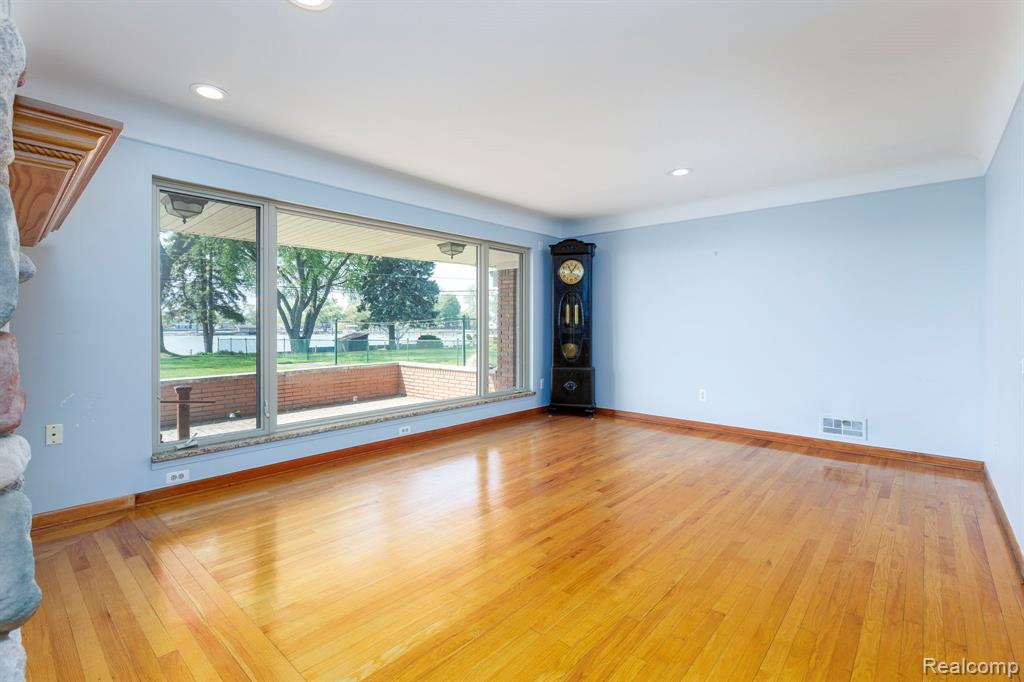 22606 Ardmore Park Drive, Saint Clair Shores, MI 48081 — Photo 17