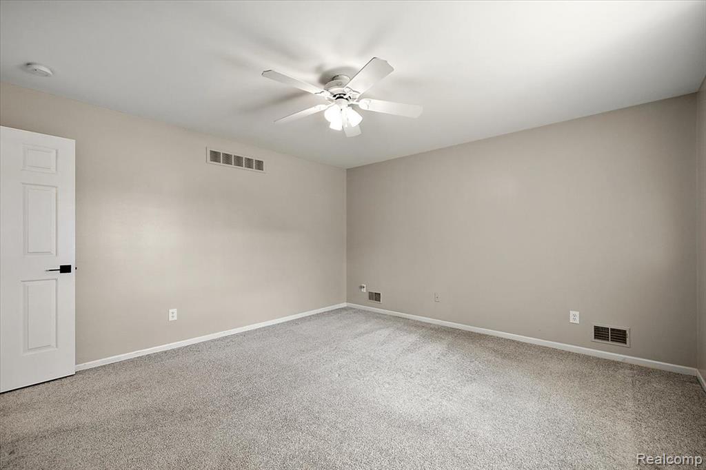 25400 Samantha Drive, 41, Chesterfield, MI — Photo 24