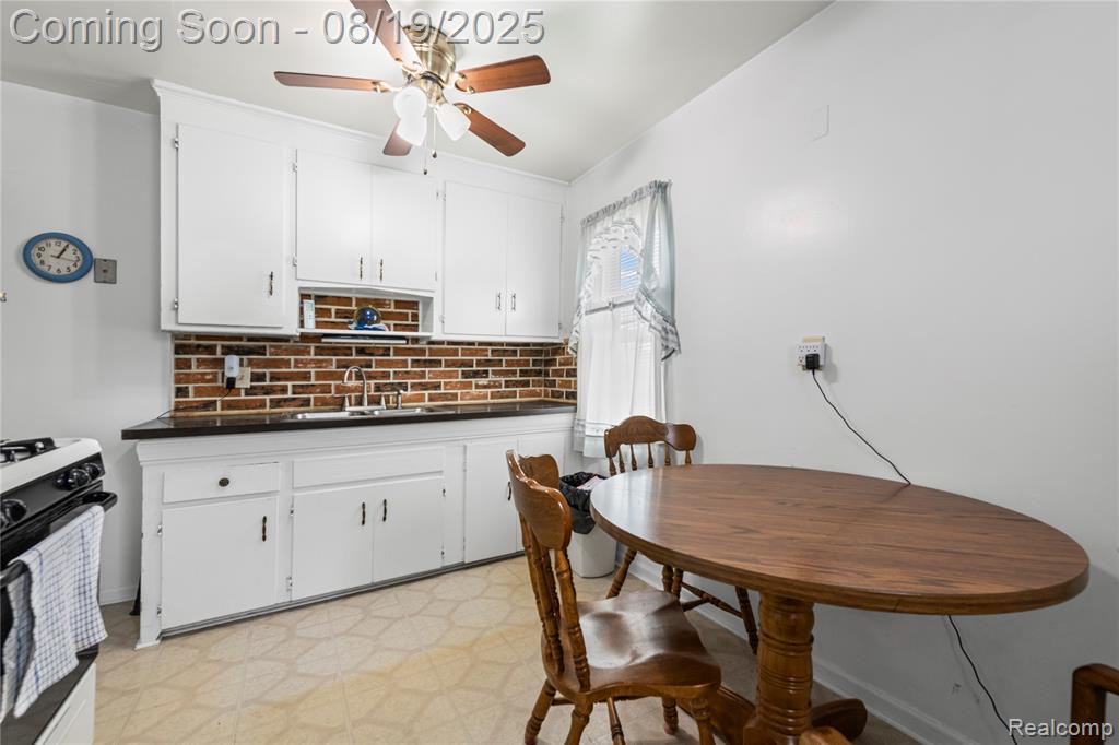 923 Leblanc Street, Lincoln Park, MI 48146 — Photo 9