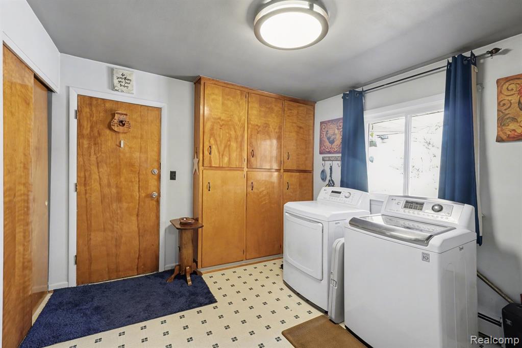 206 Clarence Street, Holly, MI 48442 — Photo 15